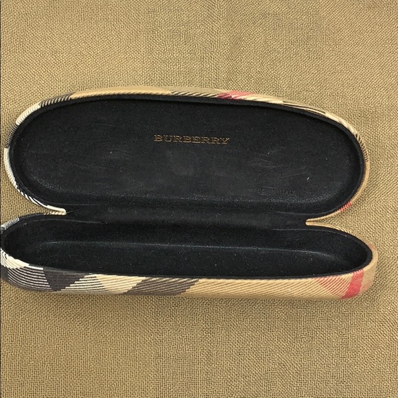 Burberry eyeglass case - Picture 2 of 6